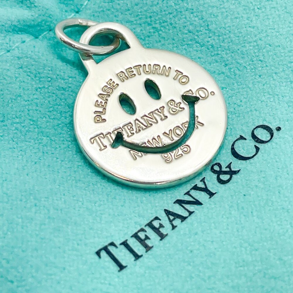 RARE Tiffany & Co Return to Tiffany Smile Happy Charm Pendant Silver - Picture 8 of 16